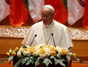 O futuro de Mianmar deve ser a paz, diz Papa às autoridades do país