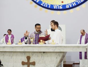 1ª Missa celebrada pelo Pe Alex na Paróquia