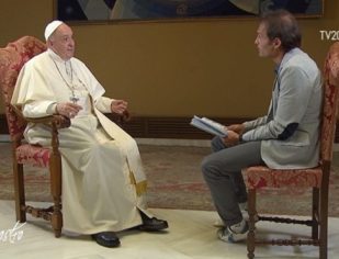 Papa na TV: "Deus não nos induz em tentação; não nos deixa cair"