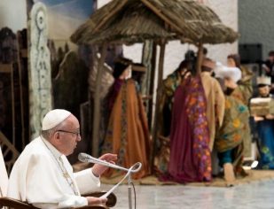 Papa aos funcionários: “Não quero trabalho irregular no Vaticano”