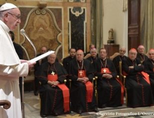 Superar desequilíbrios e intrigas é pedido de Papa à Cúria Romana