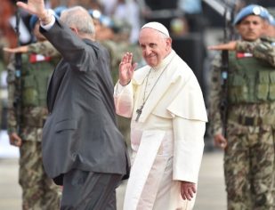 Papa Francisco chegou ao Peru
