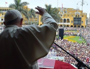 Angelus com o Papa no Peru: não se faz PhotoShop com o coração