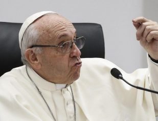 As respostas do Papa: a prostituição não é amor, mas torturar uma mulher