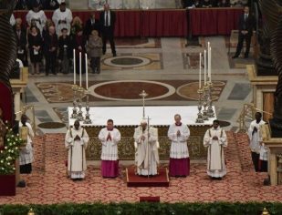 Papa abre Tríduo Pascal com Missa do Crisma no Vaticano