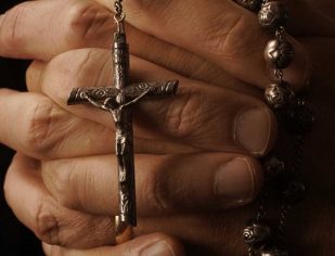 Papa rezará o Santo Rosário na abertura do mês mariano