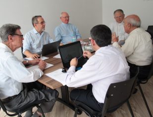 Comissão Especial para os Bispos Eméritos da CNBB realizou reunião em Brasília (DF)