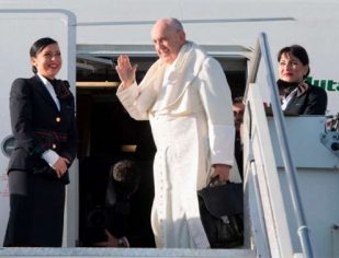 Papa Francisco chega ao Panamá para participar da JMJ 2019