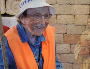 “Vovó peregrina” de 95 anos chega à Basílica de Nazaré em Belém, após 30 dias de caminhada