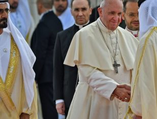 Diálogo inter-religioso marca o dia do Papa em Abu Dhabi