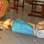 ABSURDO: Evangélico destrói igreja e quebras todas imagens em Minas Gerais