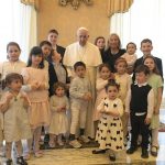 Papa Francisco exorta a promover a “cultura da criança” e da adoção