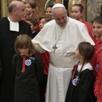 Papa Francisco: A educação não pode ser apenas um trabalho, mas uma missão