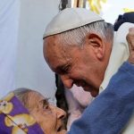 Papa: rezemos pelos enfermos abandonados e deixados a morrer