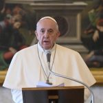 O Papa reza por aqueles que têm dificuldades econômicas devido ao coronavírus