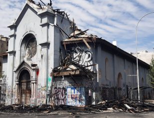 Ataques a igrejas no Chile são crimes de ódio, adverte fundação pontifícia