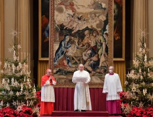 Mensagem de Natal do Papa: Jesus nasce para todos, não só para alguns