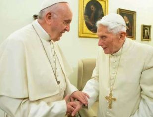 Papa Francisco e Bento XVI foram vacinados contra Covid-19
