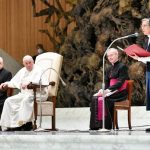 O Papa: a comunhão dos santos mantém unida a comunidade de fiéis na terra e no Céu