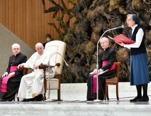 O Papa: a comunhão dos santos mantém unida a comunidade de fiéis na terra e no Céu